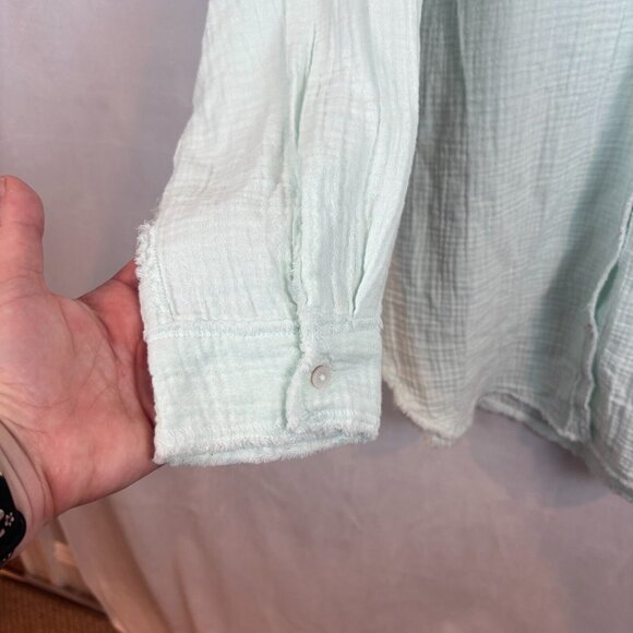 Aerie Women's Ocean Blue Oversized distressed coverup button shirt sz Medium NWT - Picture 5 of 14